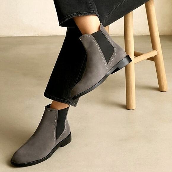 Jimmy Choo 6.5 Suede Studded Merril Chelsea Ankle Boots Pull on BOX Flat Gray - Picture 3 of 8